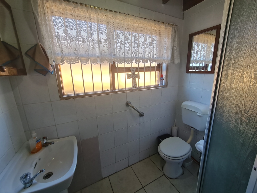 3 Bedroom Property for Sale in Wavecrest Eastern Cape